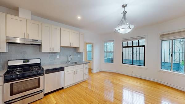 520 Buchanan photo 2
