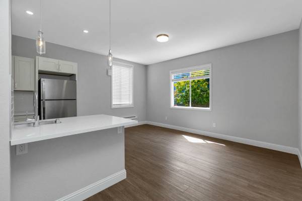 390 Liberty photo 4