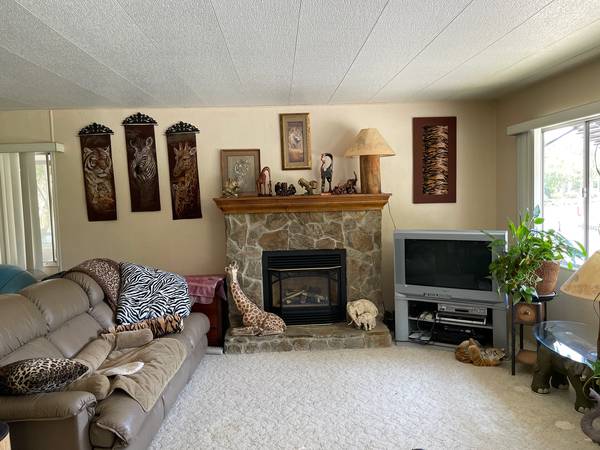 Convienant, safe location. Share home with one other person  photo 3