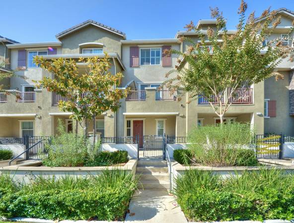 2073 Oakland Rd photo 4