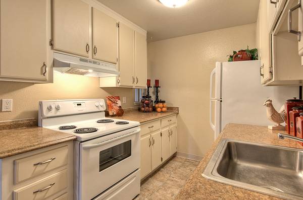 1BR/1BA Apartment on Haley Streeet · Newark photo 2