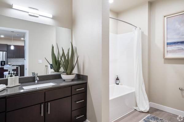 Apartments on Magazine St. · Vallejo photo 2