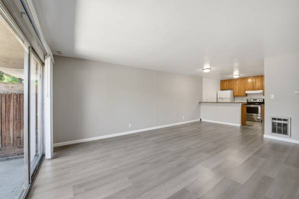 Apartments on Industrial Pkwy · Hayward