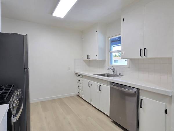 675 Johanna 7 Units photo 4