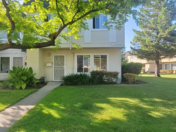 Townhouses on Velasco Dr · San Jose photo 3