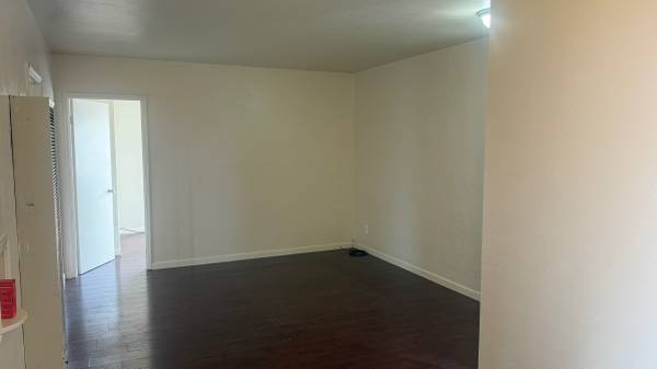 2BR/1BA Apartment · Oakland photo 3