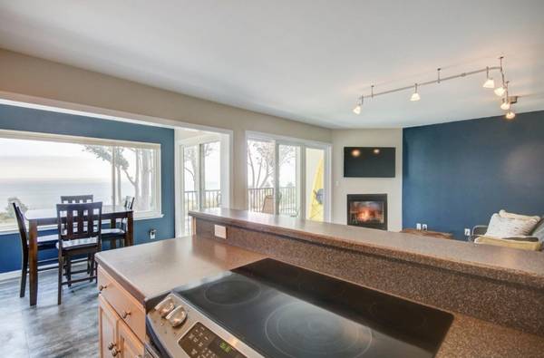 Apartments on Balboa Ave · Capitola photo 5