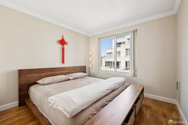 240 Lombard St San Francisco, CA 94111 photo 4