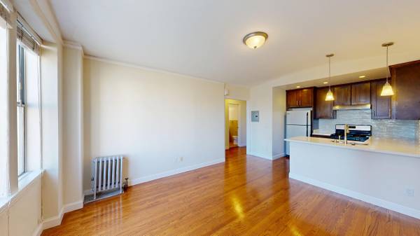 655 Stockton photo 3