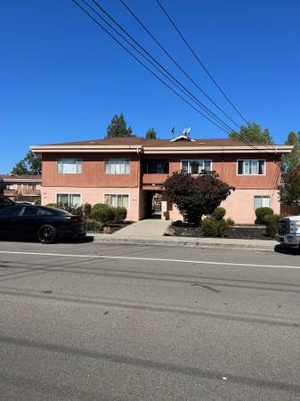 Apartments on Enos Way · Livermore