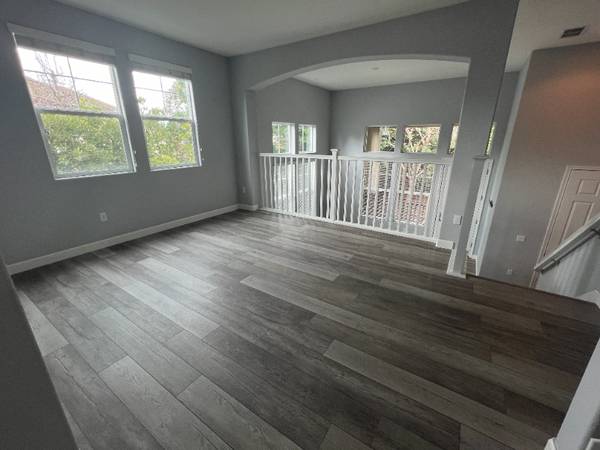 Beautiful 3BR/2.5BA End-Unit Townhouse | Near Downtown & LLNL photo 2