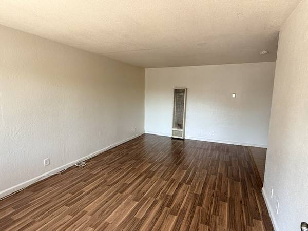 Nice And Bright 2br / 2ba Condo Near Durant Square Mall photo 4