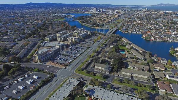 Apartments on Foster City Boulevard · Foster City photo 4