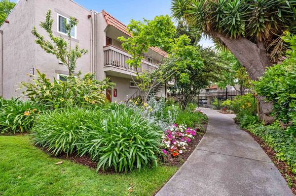 Apartments on Hesperian Blvd · Hayward photo 4
