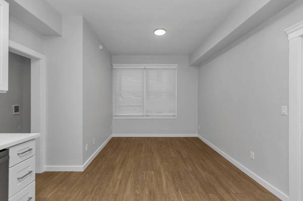 1025 POST Apartments photo 5