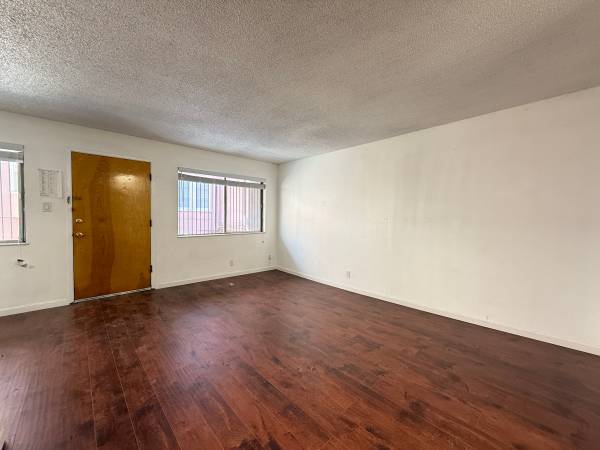 1BR/1BA Apartment · Oakland photo 2