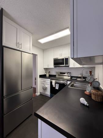 1BR/1BA Apartment · Oakland photo 5
