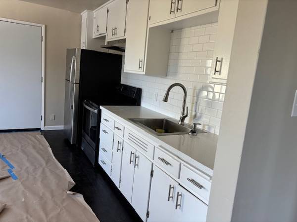 1BR/1BA Apartment · Oakland photo 2