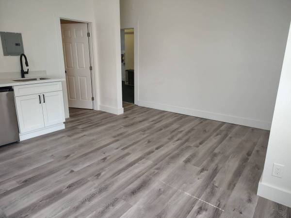 0BR/1BA Apartment · Oakland