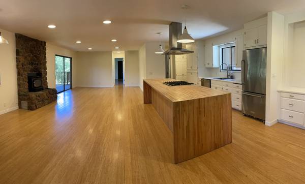 Houses · Camp Meeker photo 2