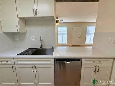 2BR/1BA Apartment on Chestnut St · San Carlos photo 3