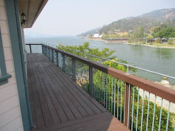 3BR/3BA Single Family House · Clearlake Park photo 3