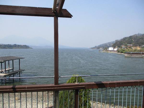 3BR/3BA Single Family House · Clearlake Park photo 4
