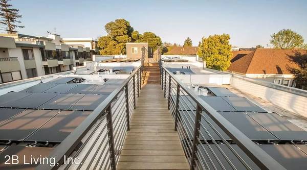 1BR/1BA Apartment · Oakland photo 4