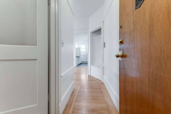 1BR/1BA Apartment · Oakland photo 5