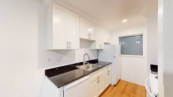 2BR/2BA Apartment on Alameda Del Prado - 117 · Novato photo 4