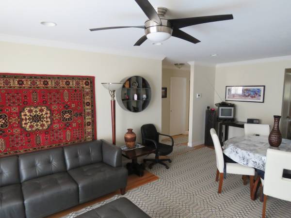 2BR/1BA Condo · Menlo Park