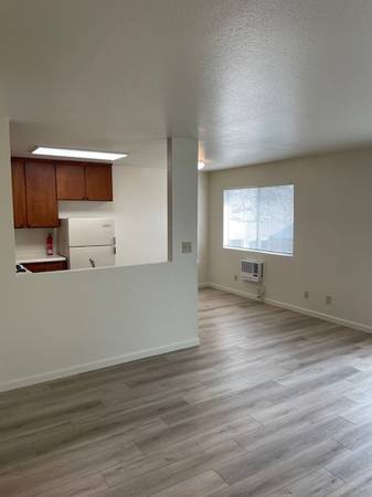 2BR/1BA Apartment on Mission Blvd. · Santa Rosa photo 2