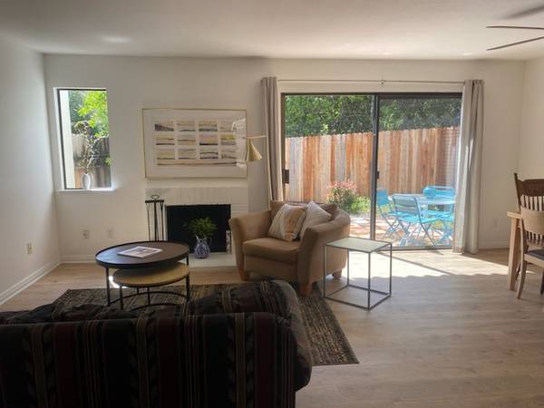 2BR/2BA Condo on 2nd St East · Vineburg photo 4