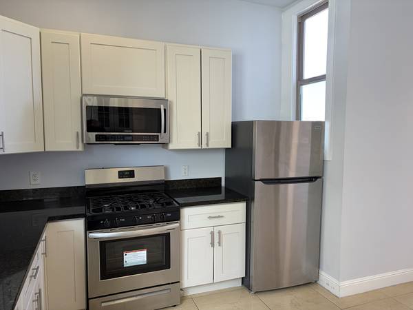 4BR/3BA Flat · San Francisco photo 3