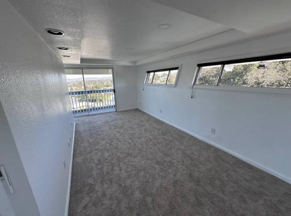 2BR/1BA Apartment · Pinole