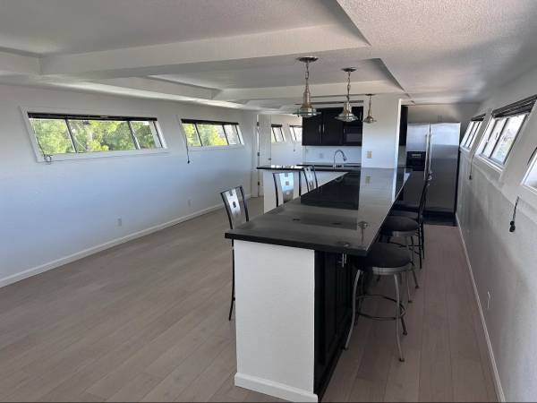 2BR/1BA Apartment · Pinole photo 3