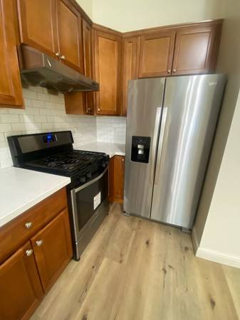 3BR/2BA Apartment on Martin Luther King Jr Way · Oakland photo 3