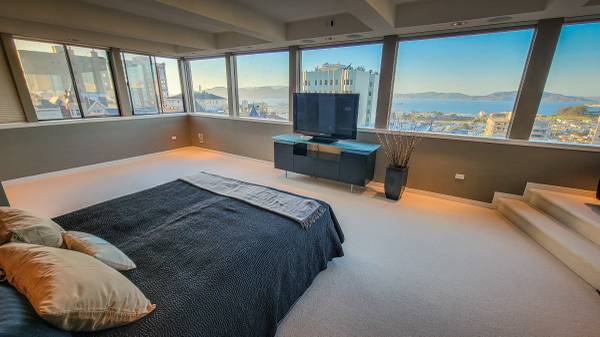 Massive, Modern, Perfect Pac Hts Location / View + Bedroom in the Sky!
