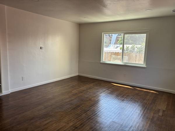 1BR/1BA Apartment · Oakland photo 3