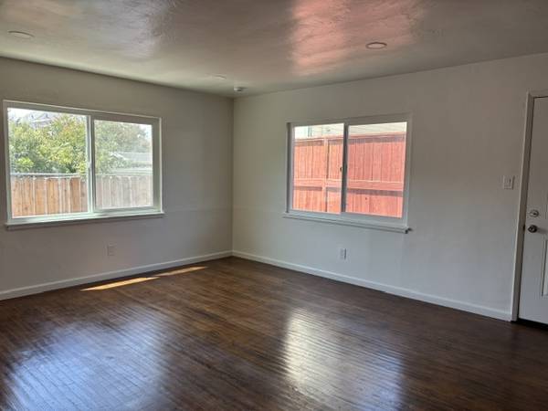 1BR/1BA Apartment · Oakland photo 2