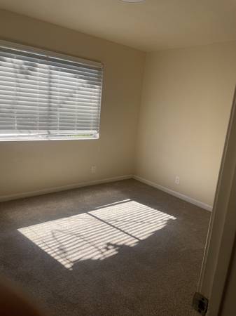 Apartments on Baine · Newark photo 4