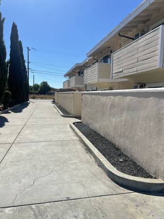 Apartments on Baine · Newark