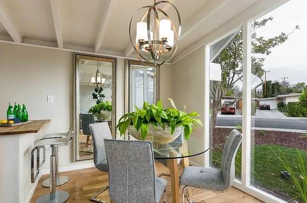 5BR/2BA Single Family House · Mountain View photo 4