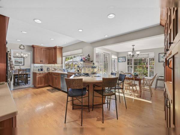 4BR/3BA Single Family House on Chadwick Place · Cupertino photo 5
