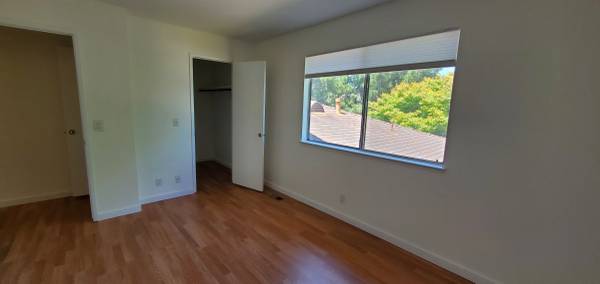 2BR/1BA Townhouse · San Rafael