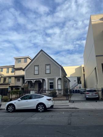 0BR/1BA Apartment on 1/2 Addison Street · Berkeley