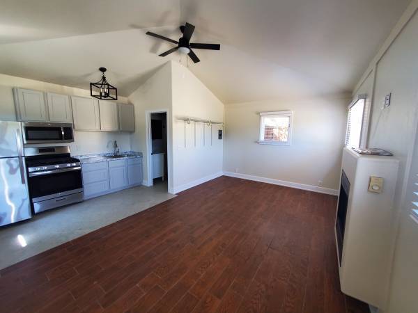 0BR/1BA Single Family House on W Beach St · Watsonville photo 2