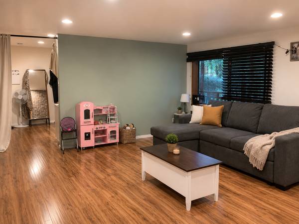 1BR/2BA Duplex · Santa Cruz