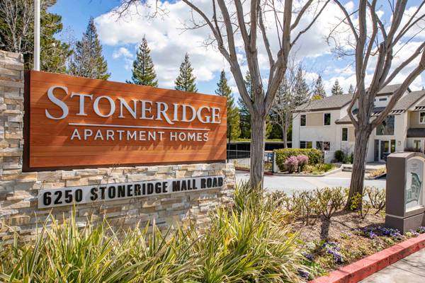 Townhouses on Stoneridge Mall Rd · Pleasanton photo 3