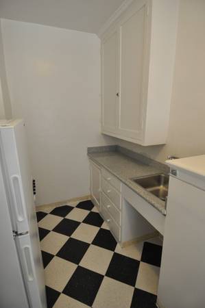 0BR/1BA Apartment · Berkeley photo 3